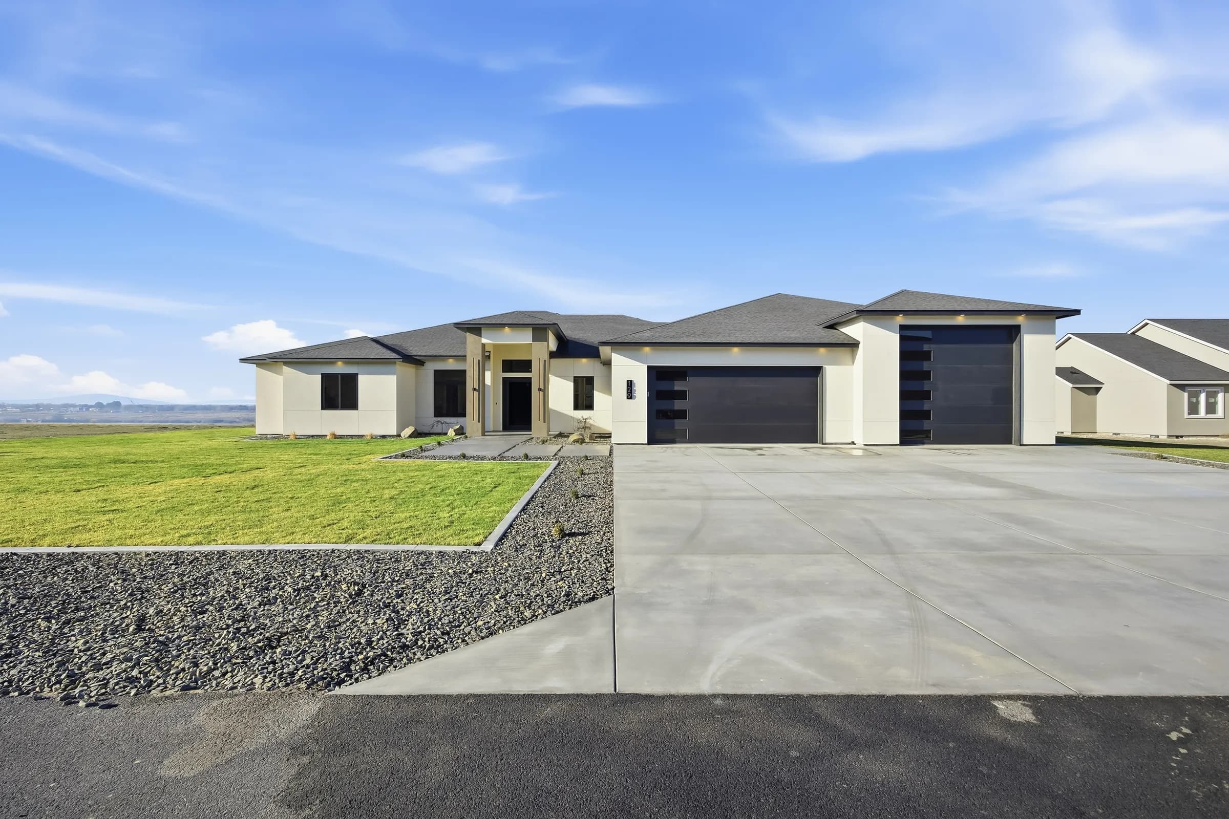 129 Riviera Dr