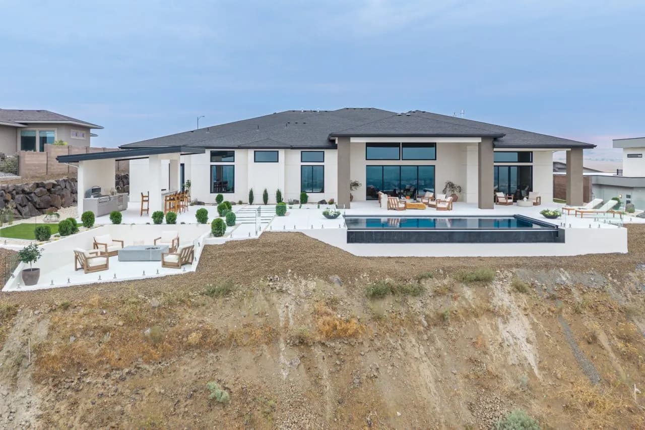 2025 Parade of Homes™